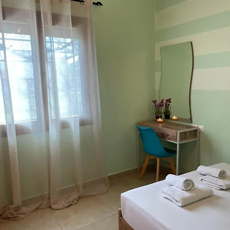 Nina Holidays Vakantiehuis Paralia Sikias